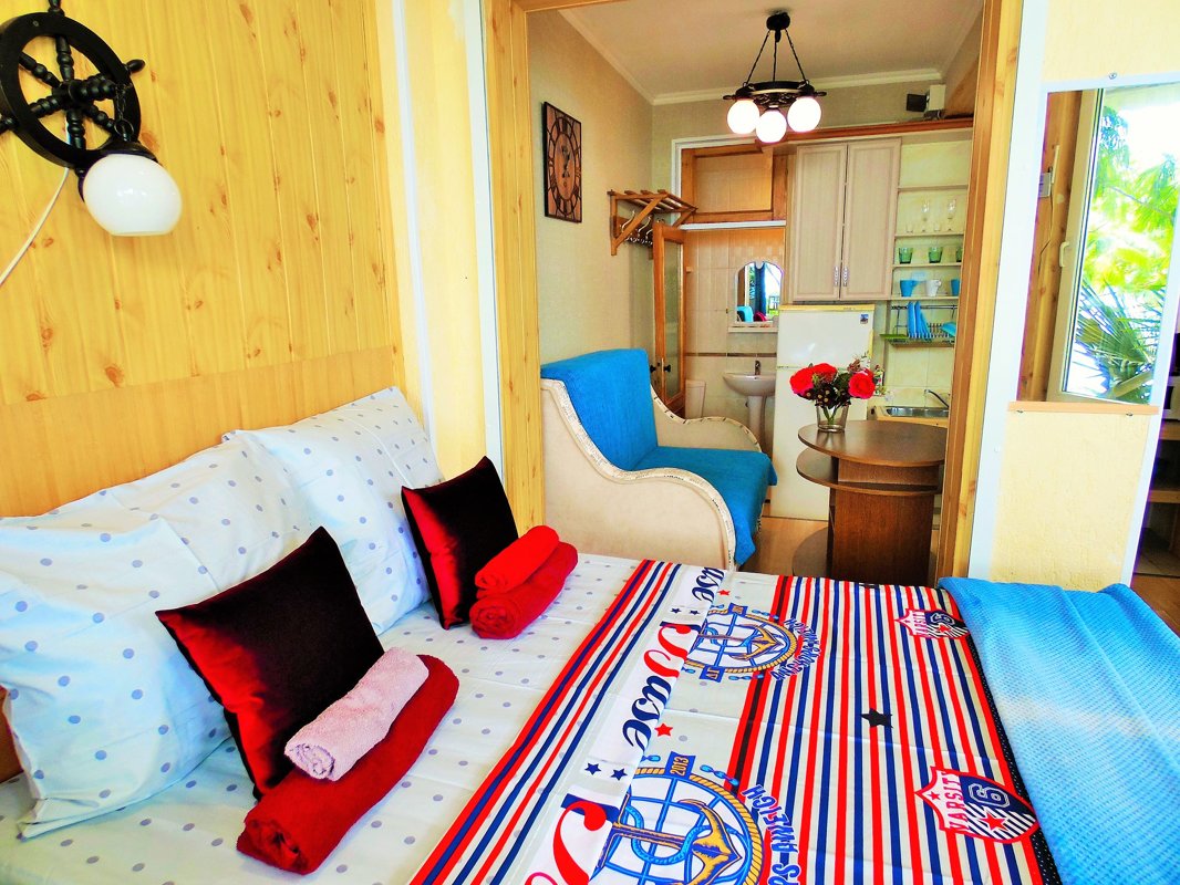 Трехместная Студия с балконом (4) - Дражинского, 7